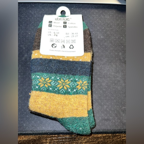 Women's Multicolor Patterned Socks - Picture 2 of 3